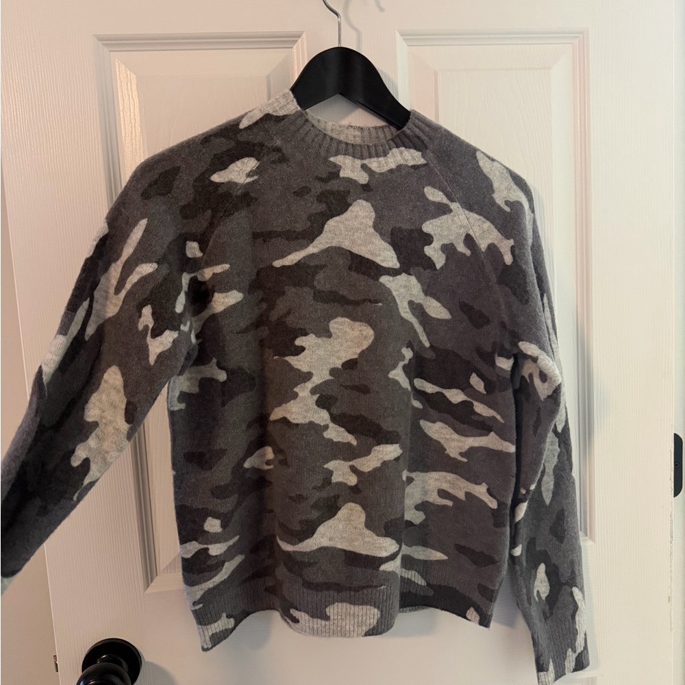 Banana Republic Camouflage Crewneck Sweater